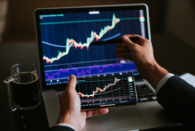 investment-stockbroker-risk-analysis-2021-08-28-03-30-10-utc