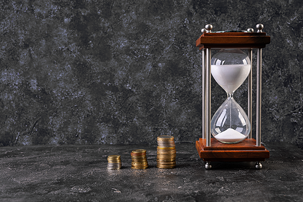 money-coin-time-saver-business-concept-crisis-2021-10-28-01-48-28-utc